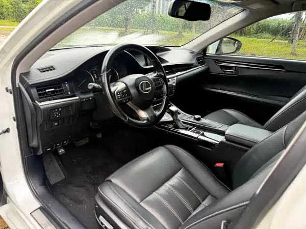 Lexus ES 2015
