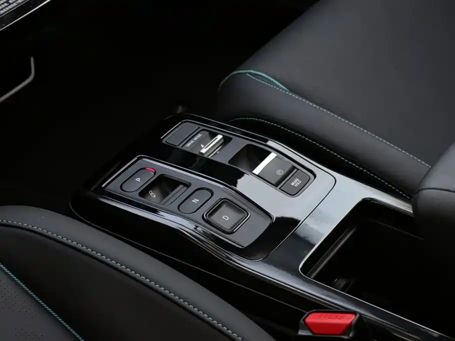 Honda e:NP2 2024 — фото 15
