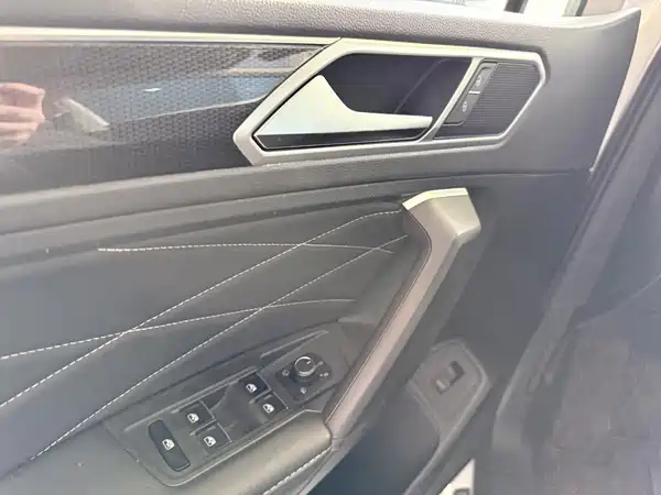 Volkswagen Tiguan L 2023