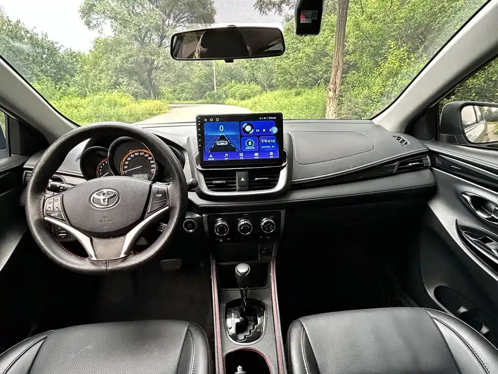 Toyota Yaris L 2022