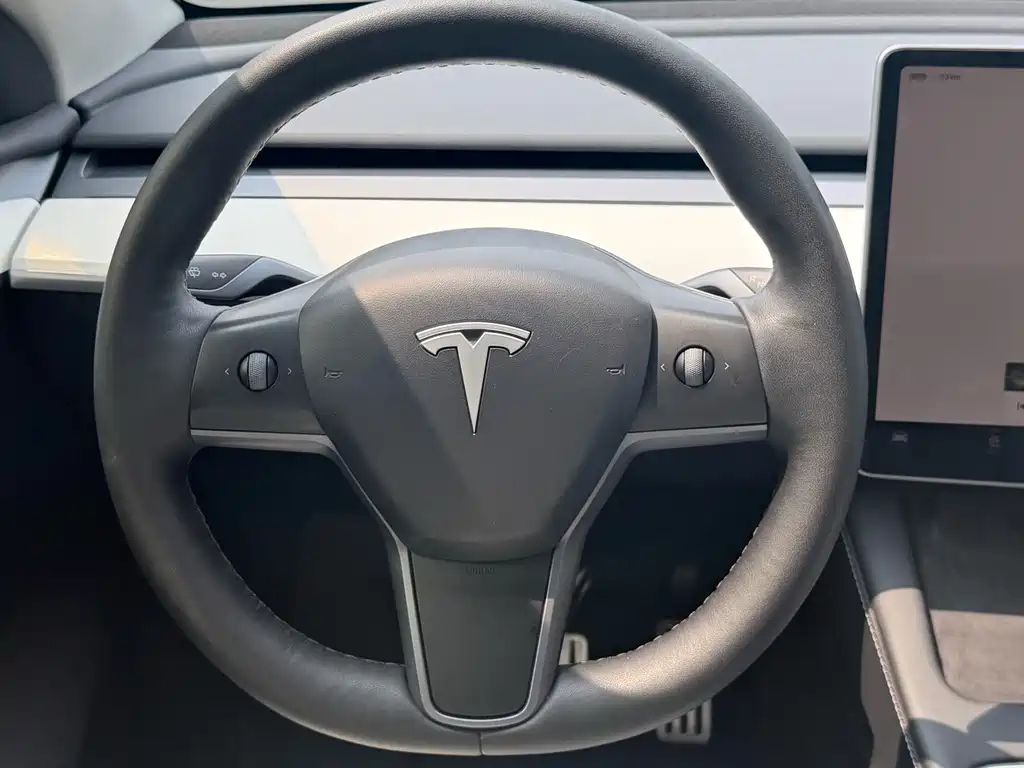 Tesla Model Y 2022 — фото 11