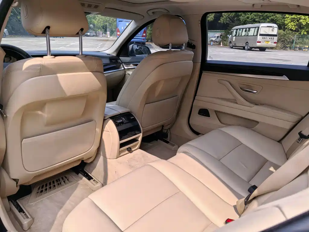 BMW 5 Series 2015 — фото 8