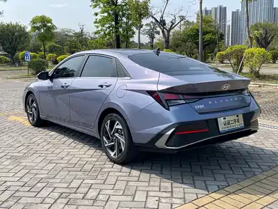 Hyundai Elantra 2025