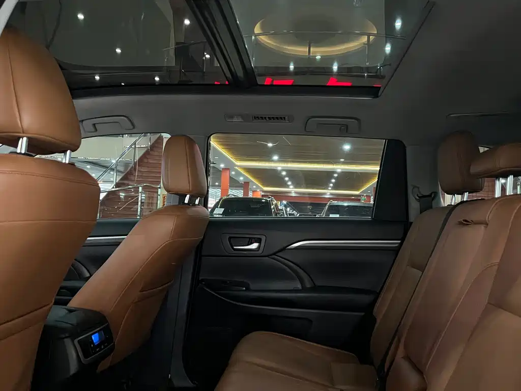Toyota Highlander 2019 — фото 14