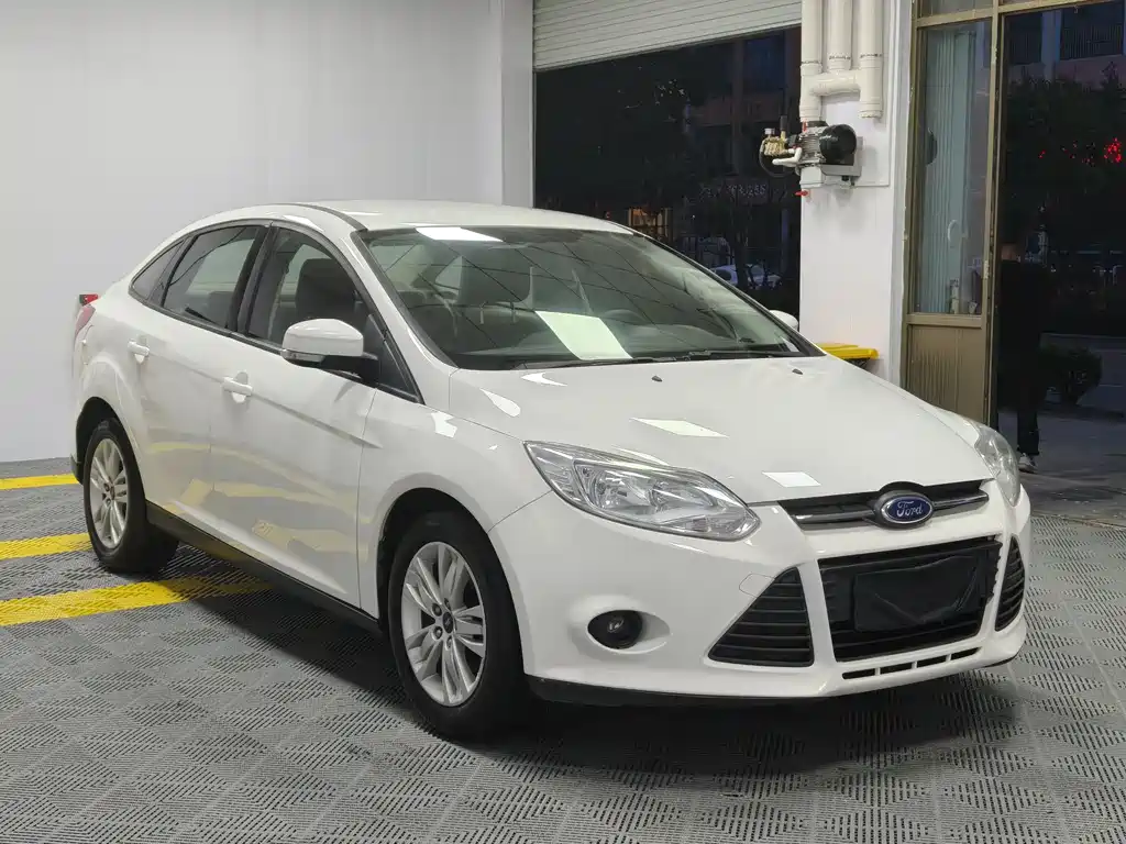 Ford Focus 2015 — фото 3
