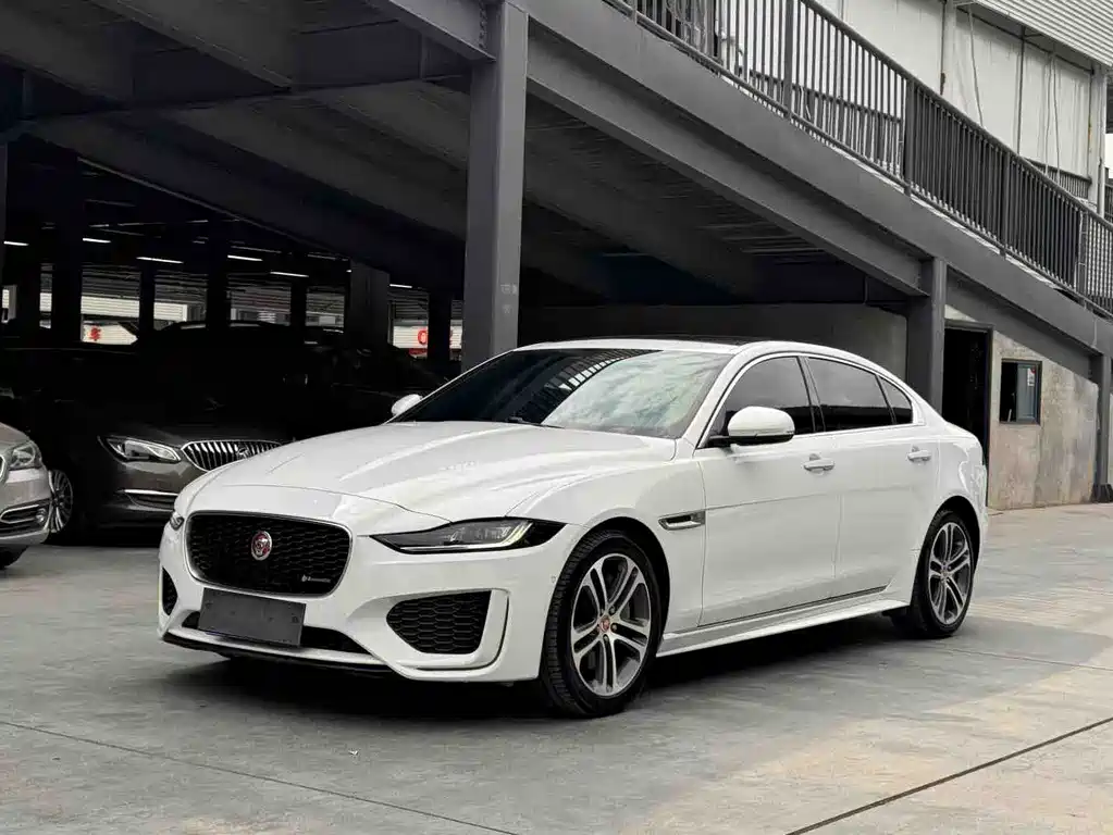 Jaguar XEL 2021 — фото 1