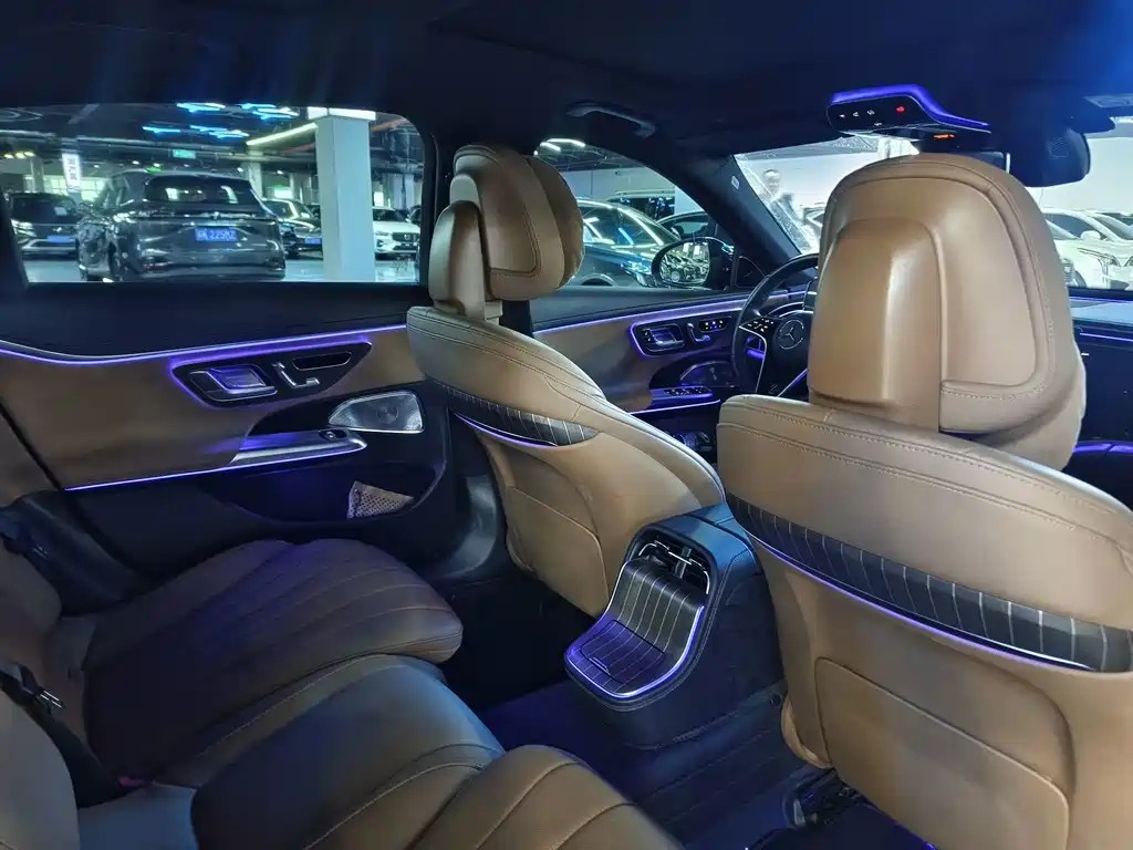 Mercedes-Benz E-Class 2025 — фото 14