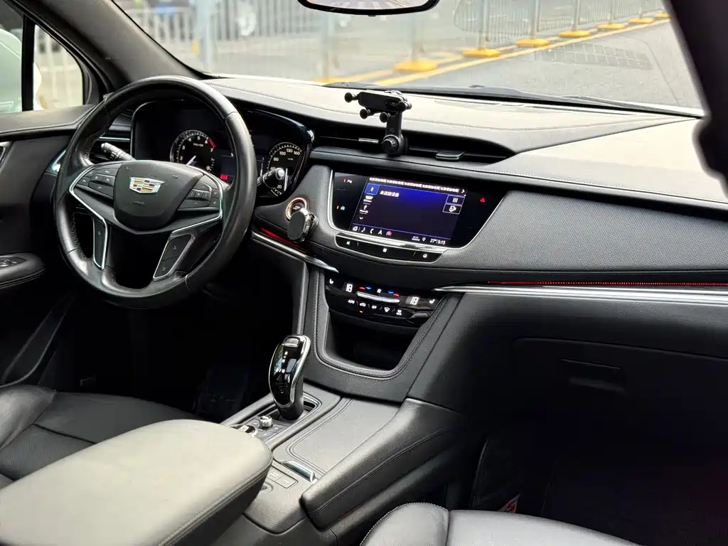 Cadillac XT5 2020 — фото 10