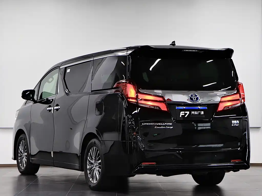 Toyota Alphard 2022 — фото 4