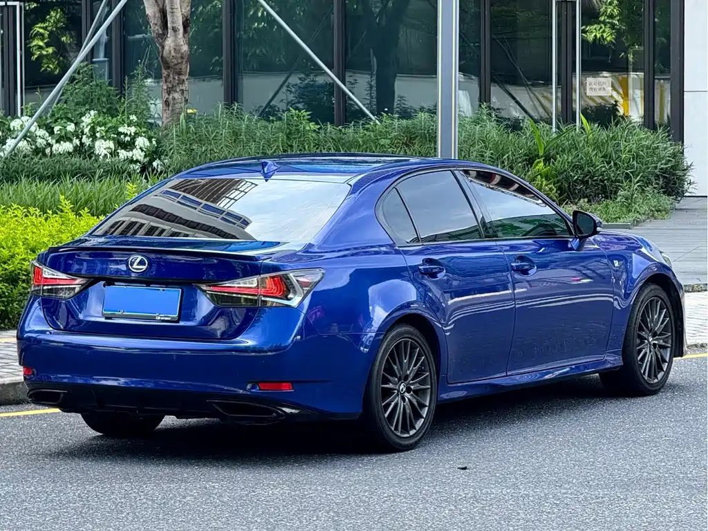 Lexus GS 2017 — фото 15