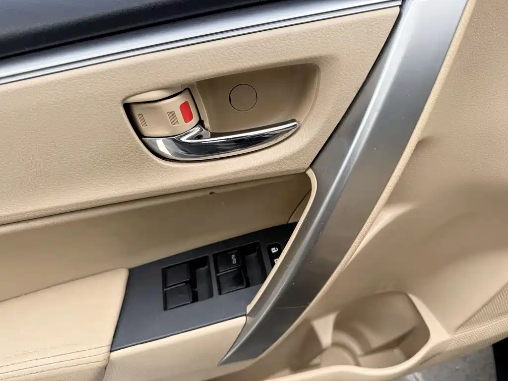 Toyota Corolla 2015 — фото 16