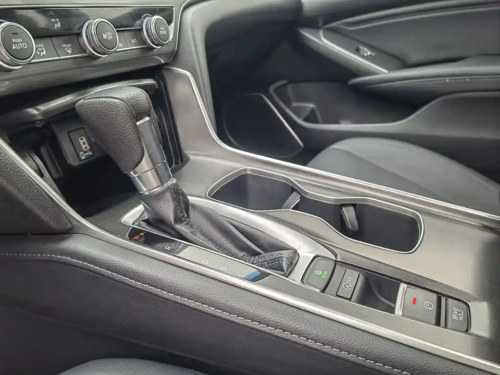 Honda Accord 2022 — фото 14