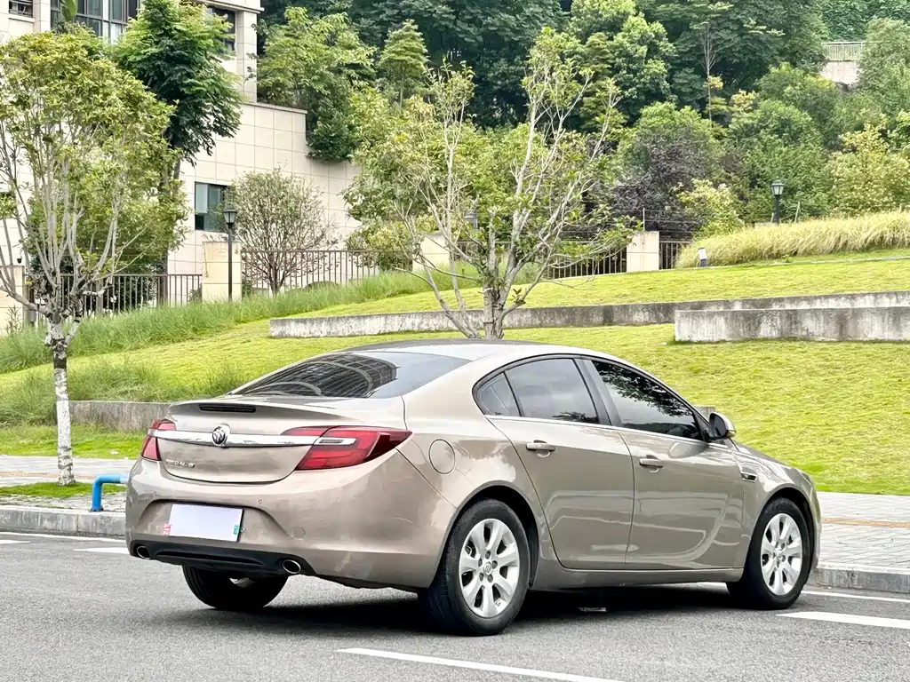 Buick Regal 2017 — фото 14