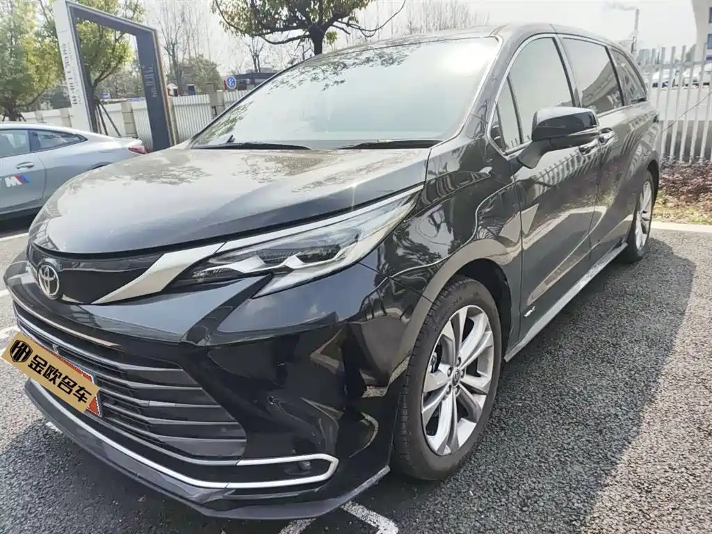 Toyota Sienna 2025