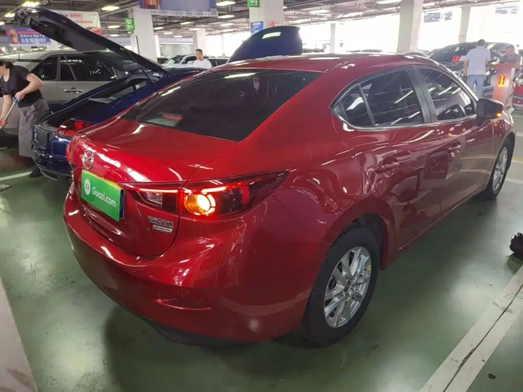 Mazda 3 Axela 2018 — фото 7
