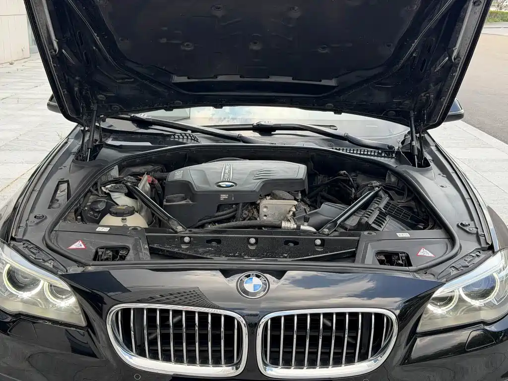 BMW 5 Series 2014 — фото 13