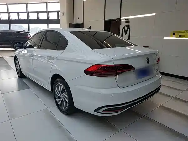 Volkswagen Bora 2023
