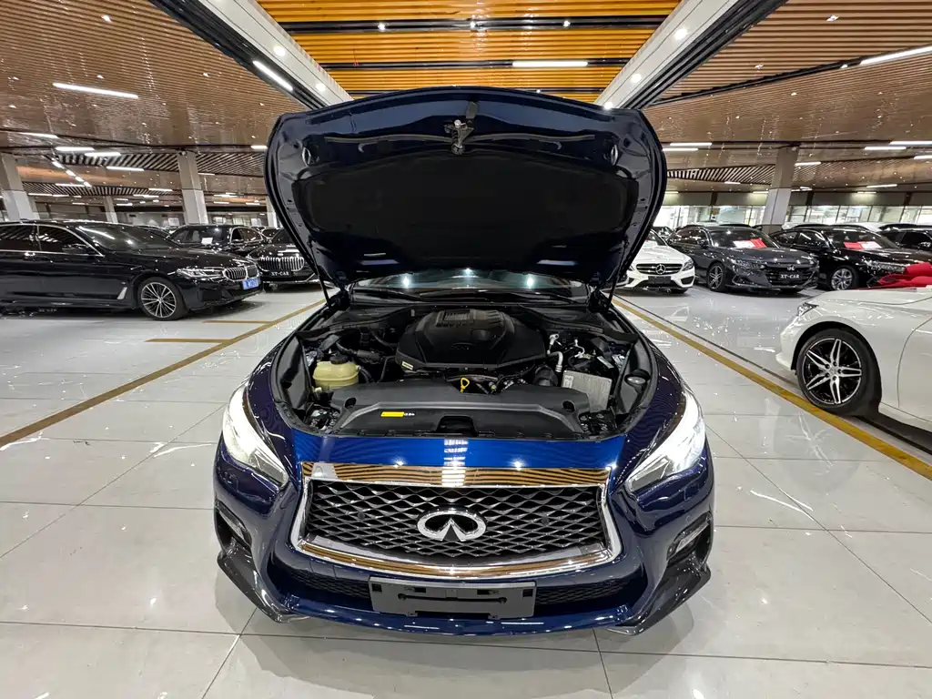 Infiniti Q50L 2018 — фото 38