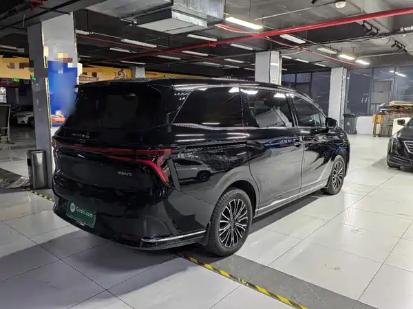 Dongfeng Forthing Xinghai V9 2025