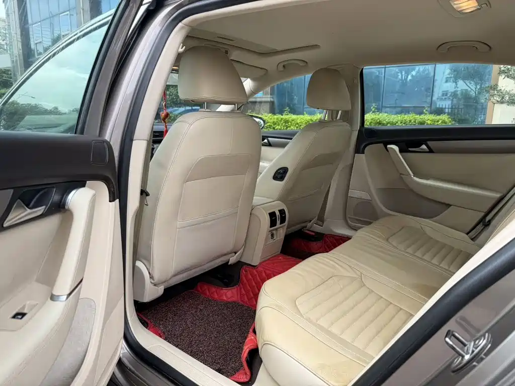 Volkswagen Magotan 2013