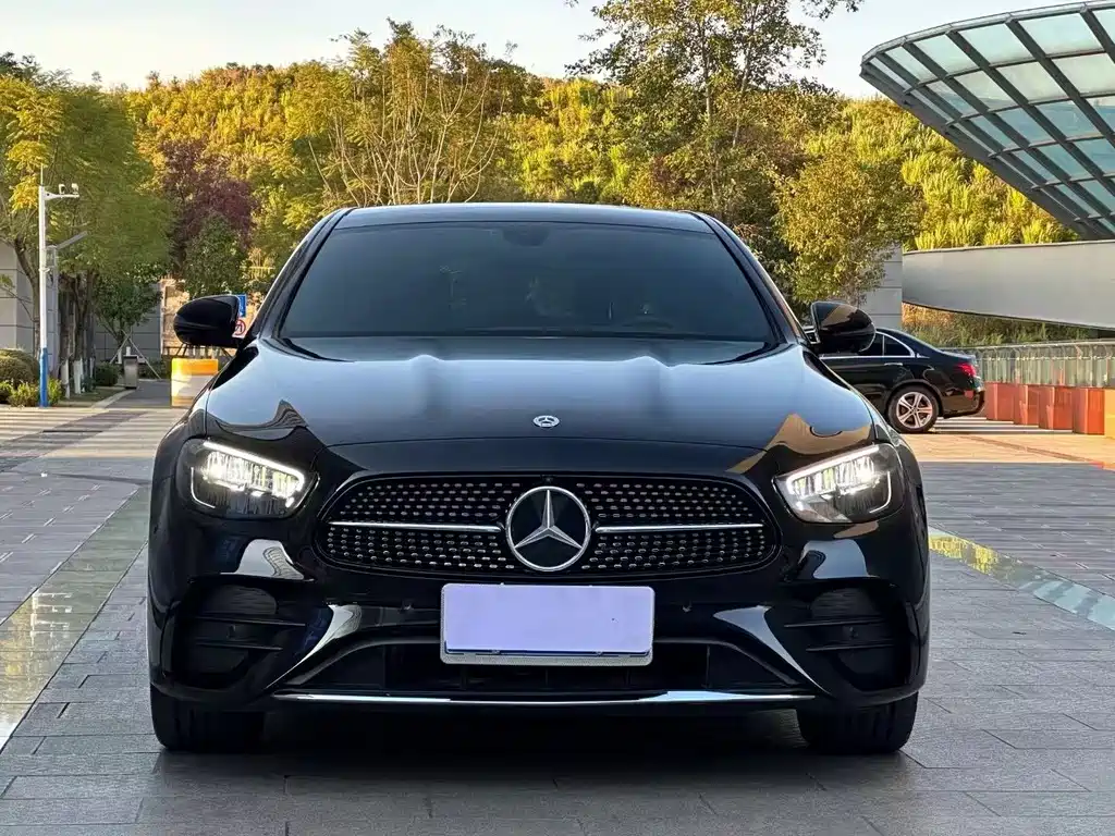 Mercedes-Benz E-Class 2022 — фото 2