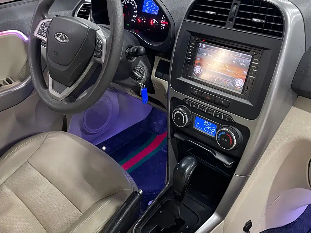 Chery Tiggo 3 2015 — фото 15