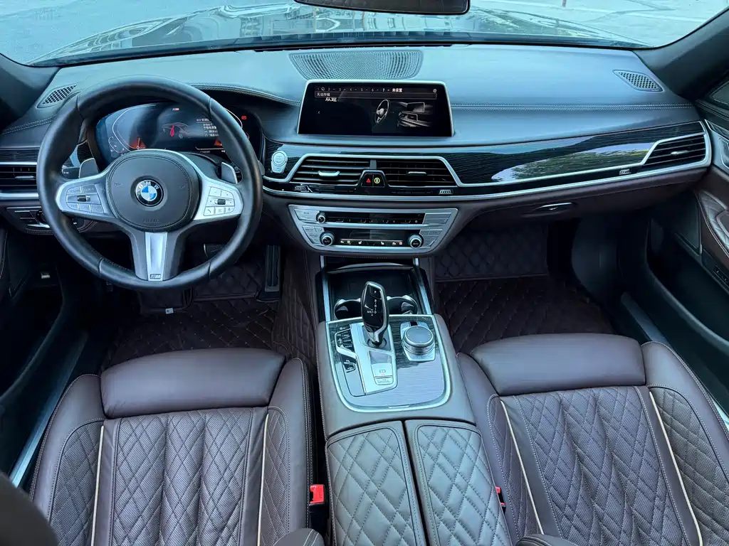 BMW 7 Series 2019 — фото 10