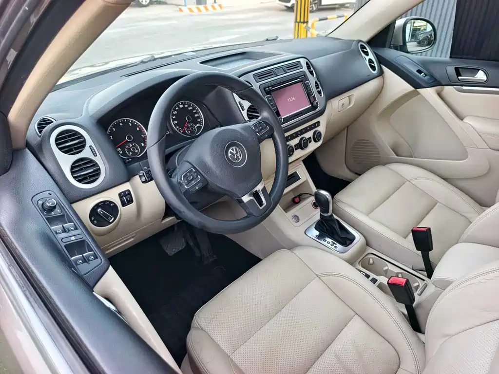 Volkswagen Tiguan 2015 — фото 10