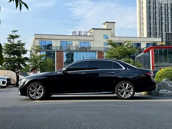 Mercedes-Benz E-Class 2023