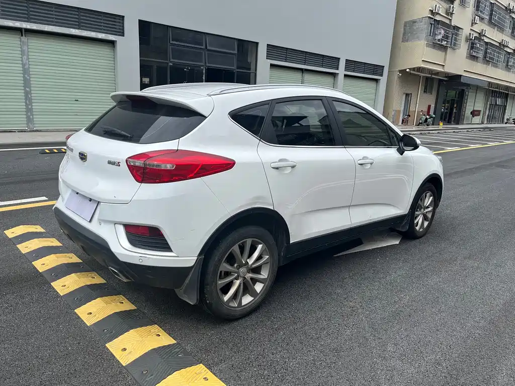 Geely Emgrand GS 2018 — фото 9