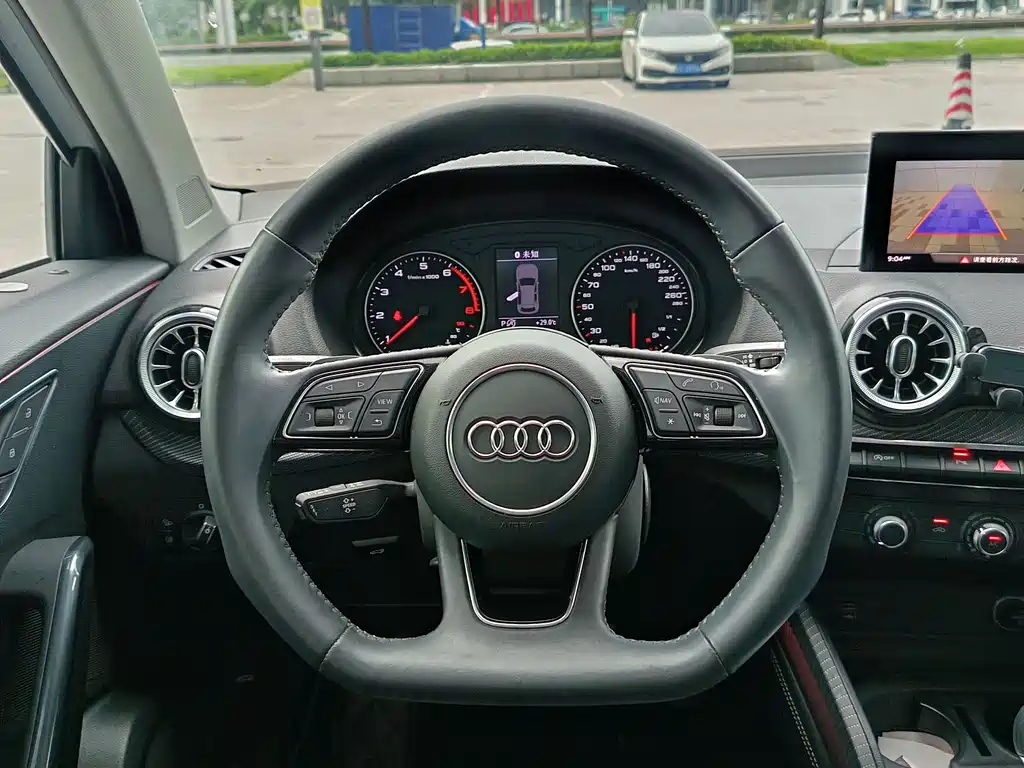 Audi Q2L 2022 — фото 10