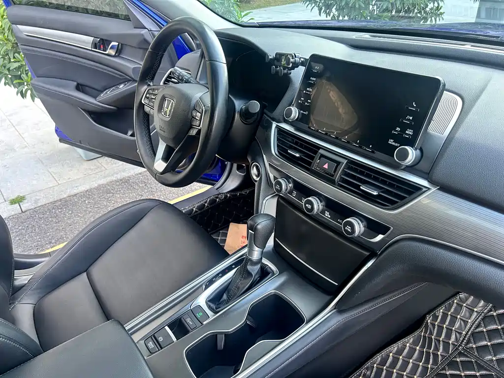 Honda Accord 2020 — фото 11