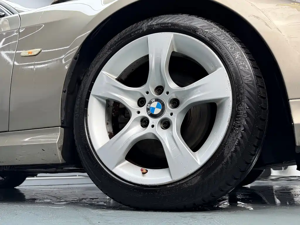BMW 3 Series 2011 — фото 10
