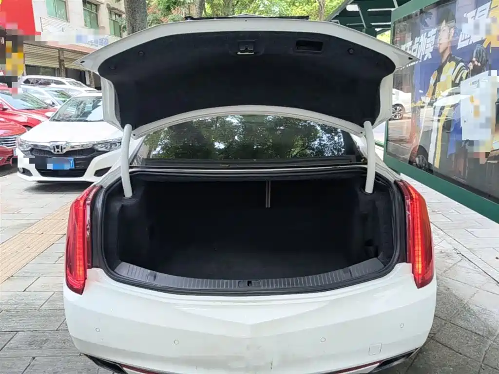 Cadillac XTS 2016 — фото 19