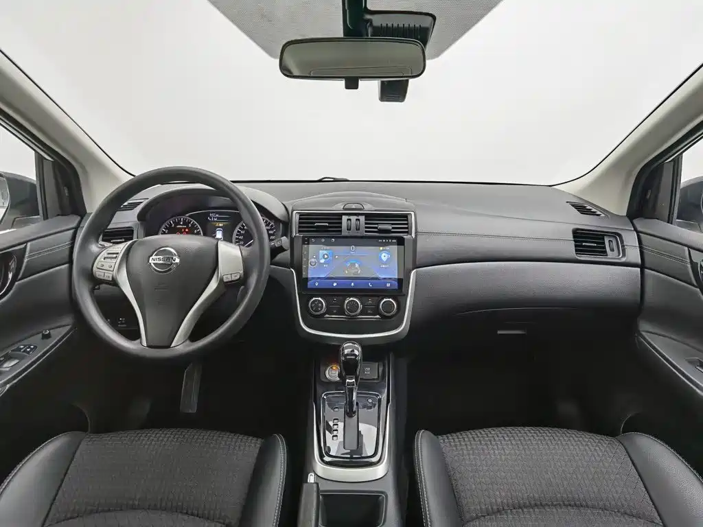 Nissan Tiida 2017 — фото 5