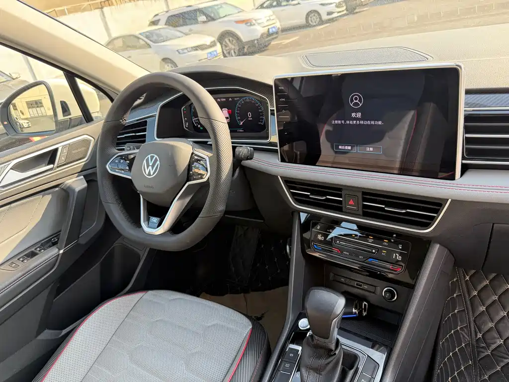 Volkswagen Tiguan L 2022 — фото 10