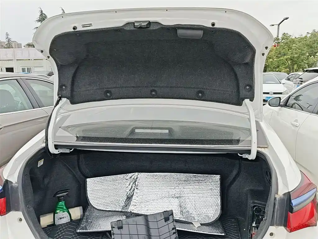 Toyota Corolla Hybrid 2022 — фото 18