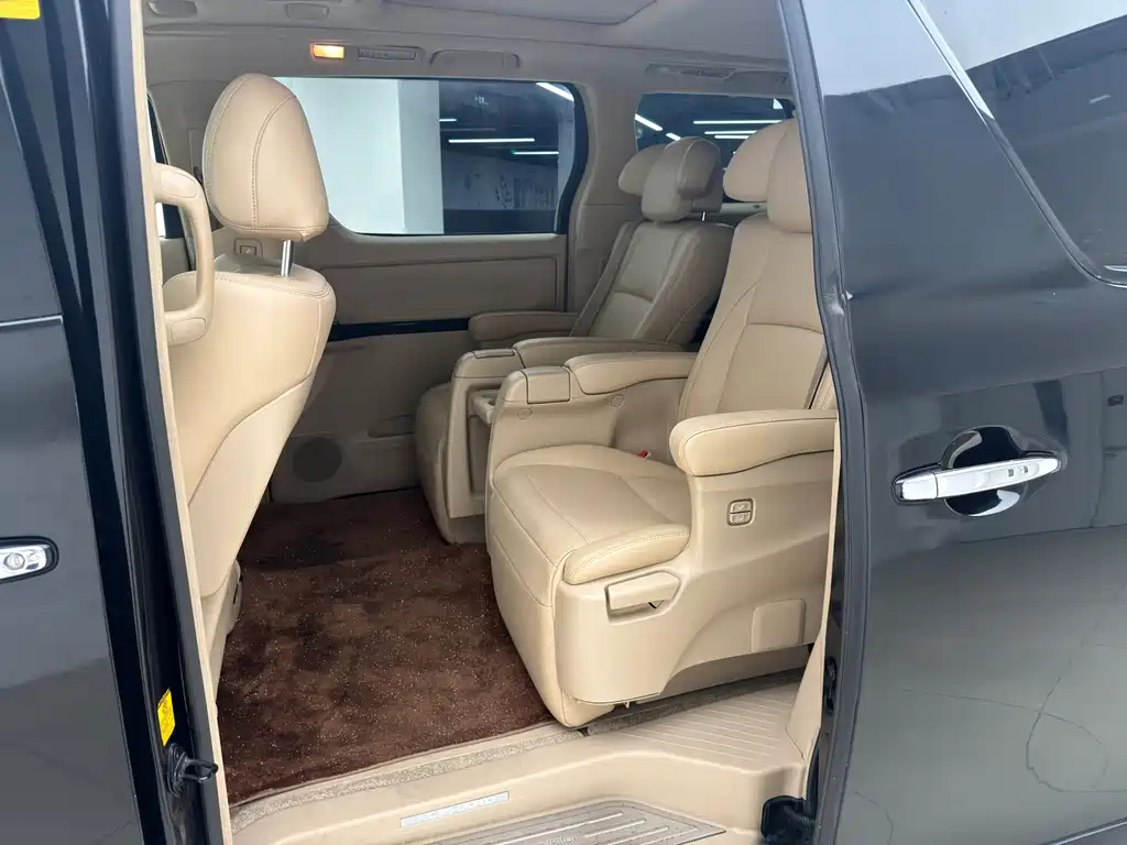 Toyota Alphard 2012 — фото 4