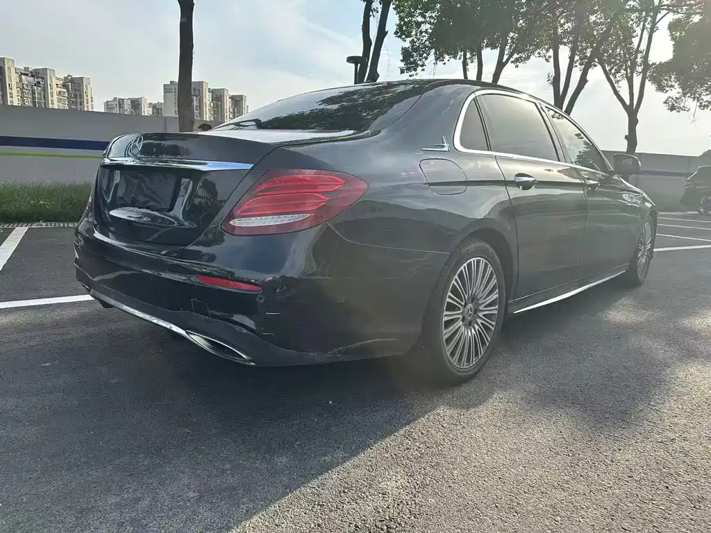 Mercedes-Benz E-Class 2019 — фото 15
