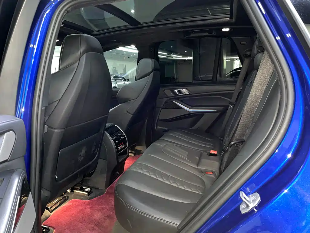 BMW X5 M 2022 — фото 16