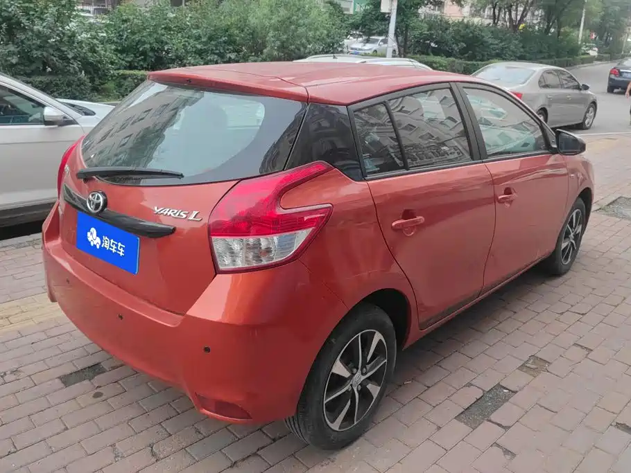 Toyota Yaris L 2015