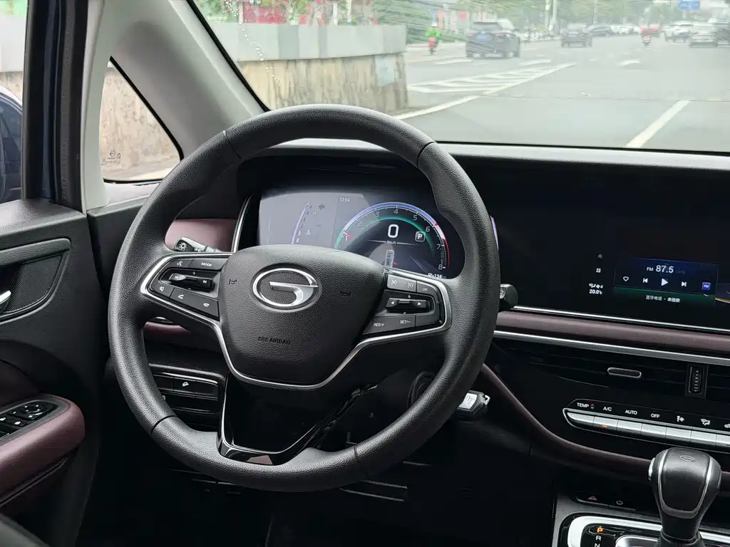 GAC Motor Trumpchi M6 2023 — фото 17