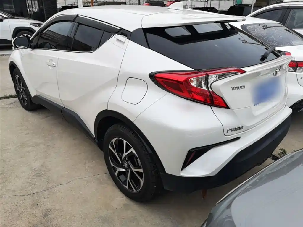 Toyota C-HR 2019 — фото 5