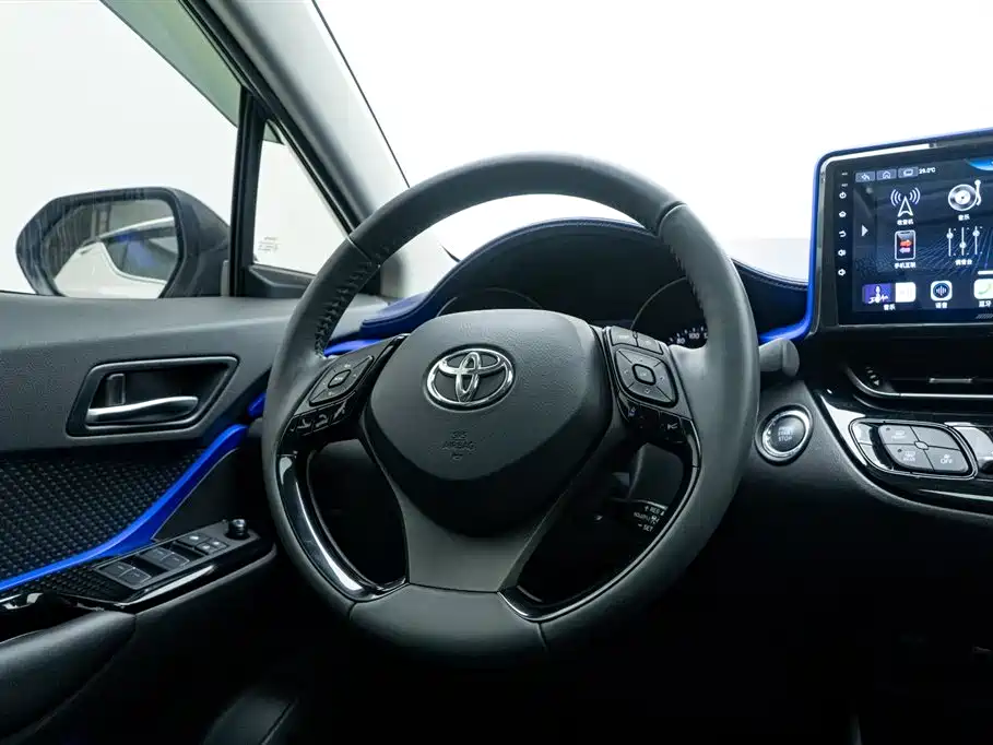 Toyota C-HR 2023 — фото 19