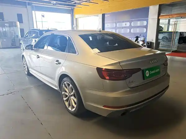 Audi A4L 2018
