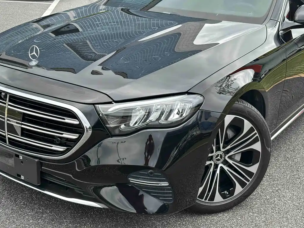 Mercedes-Benz E-Class 2025 — фото 3