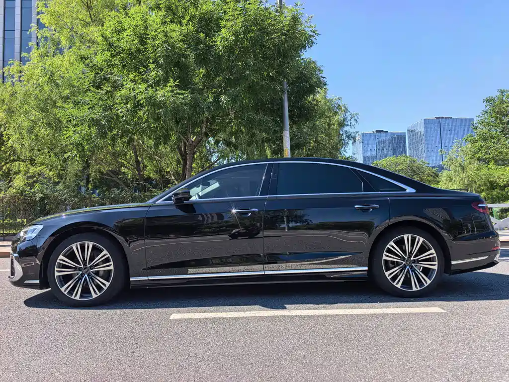 Audi A8 2024