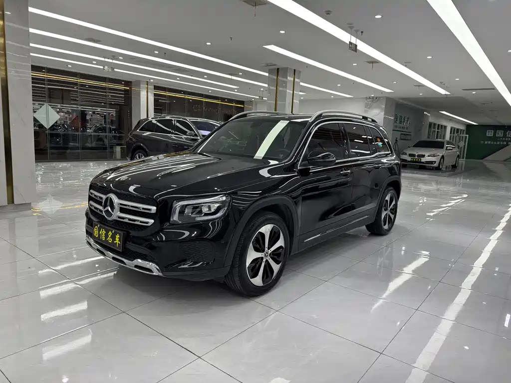 Mercedes-Benz GLB 2022 — фото 1