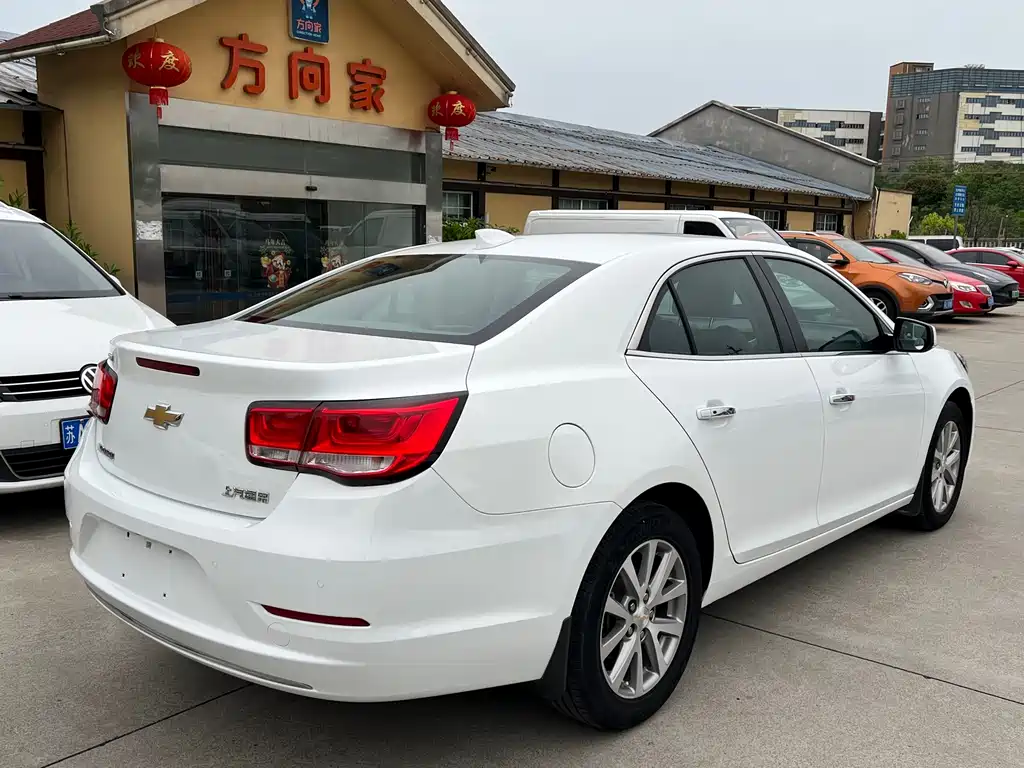 Chevrolet Malibu 2018 — фото 10