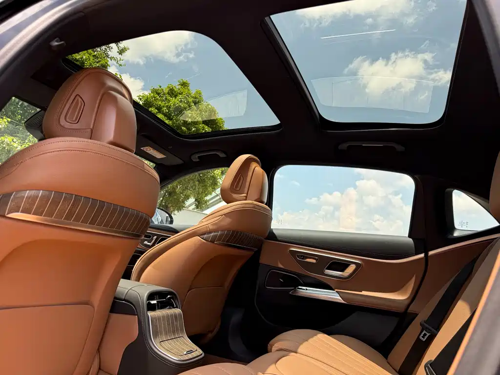 Mercedes-Benz E-Class 2025 — фото 19